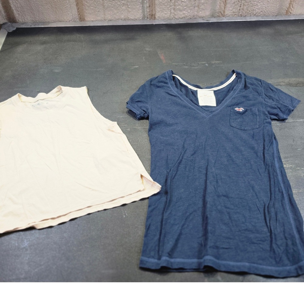 Hollister V-Neck Pocket Tee & Abercrombie Soft A&F Muscle Tank Bundle Small